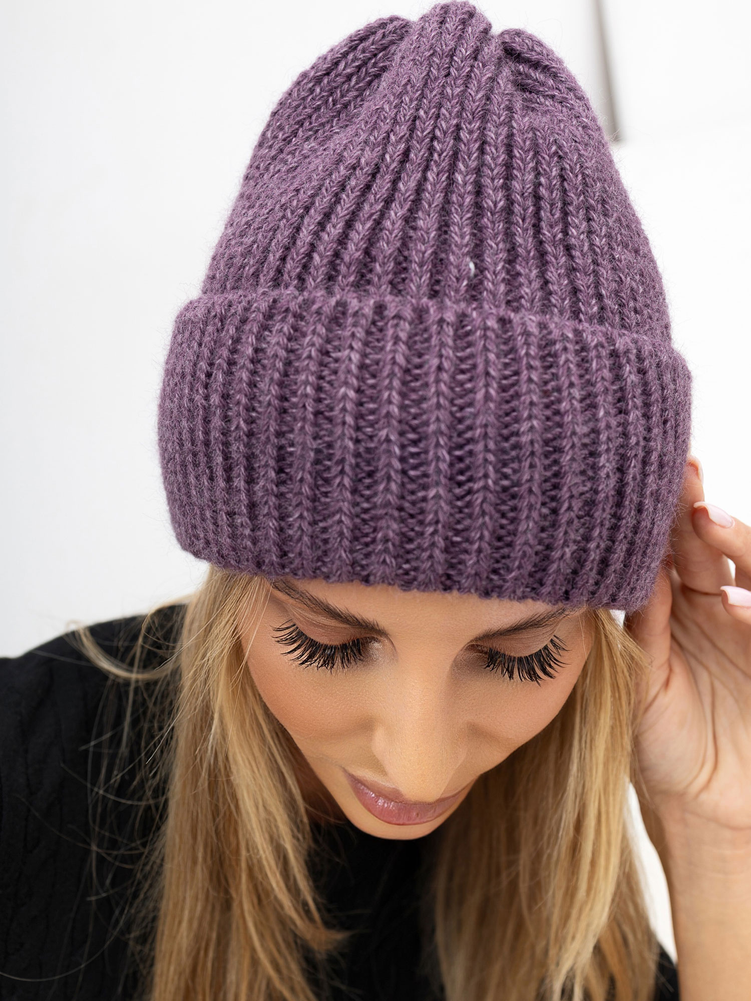 Fioletowa damska czapka beanie z wywinięciem
