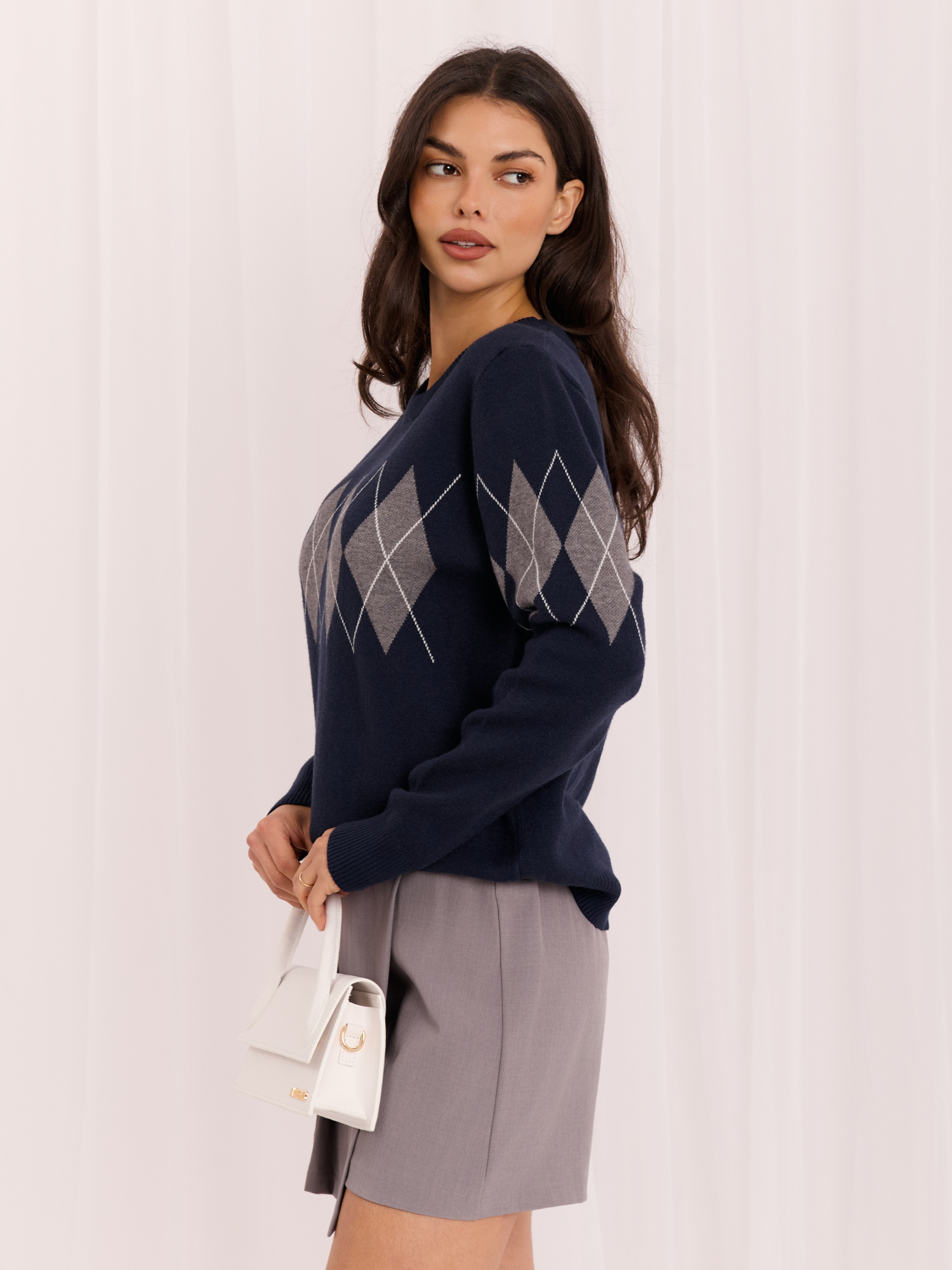 Granatowy damski sweter oversize w romby