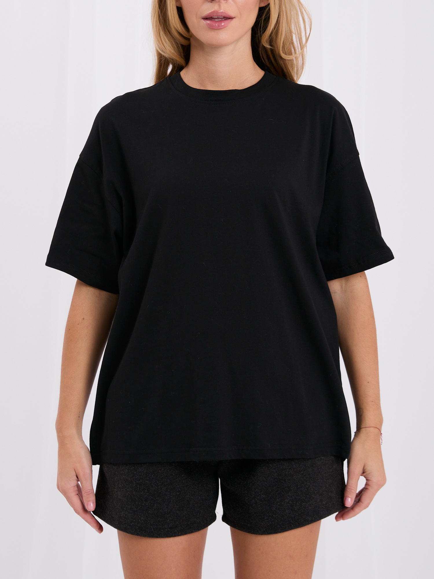 Czarny bawełniany t-shirt basic z okrągłym dekoltem