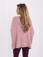 Brudnoróżowy sweter oversize z szerokimi rękawami