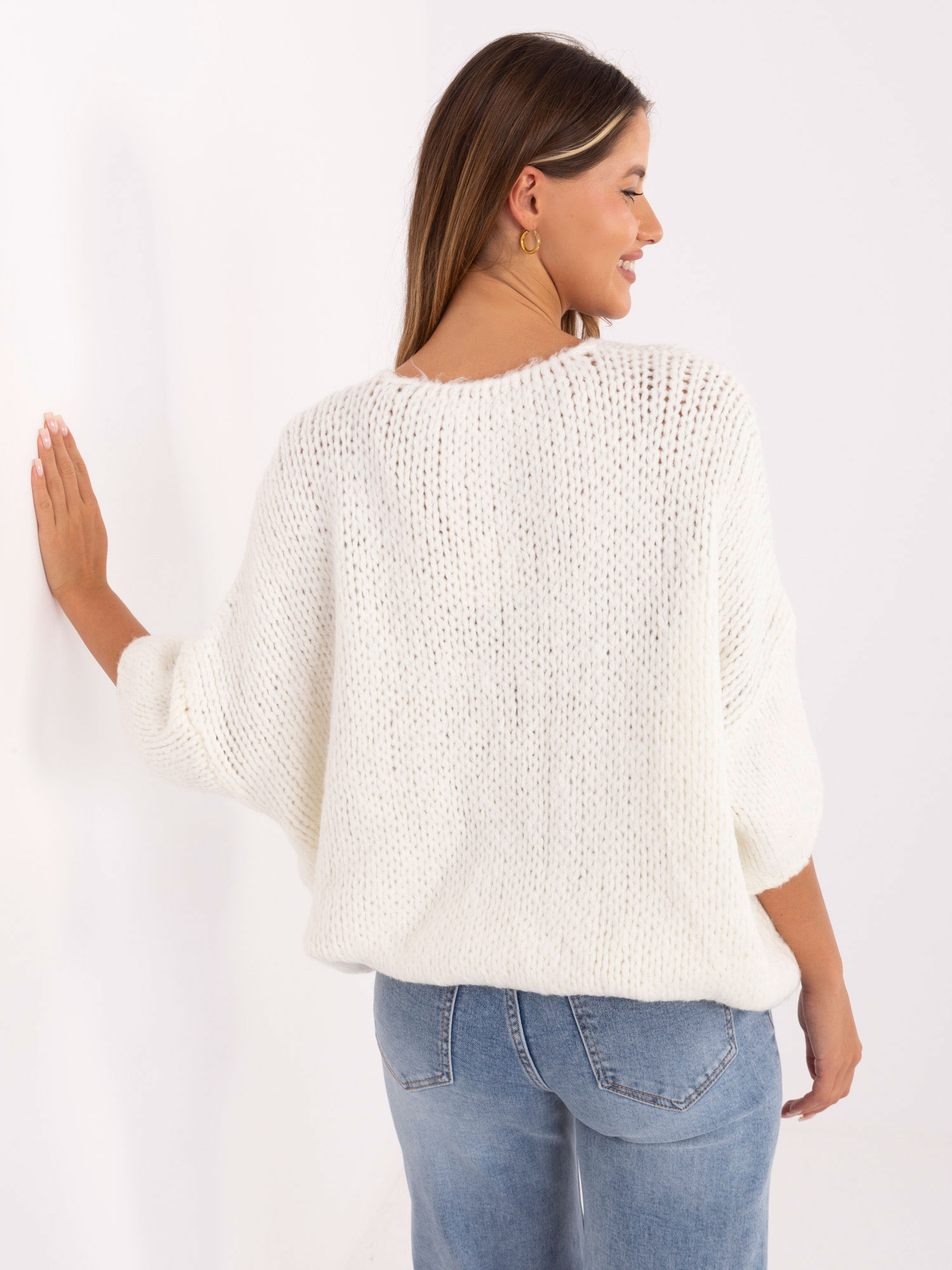 Ecru damski sweter oversize z rękawem 3/4