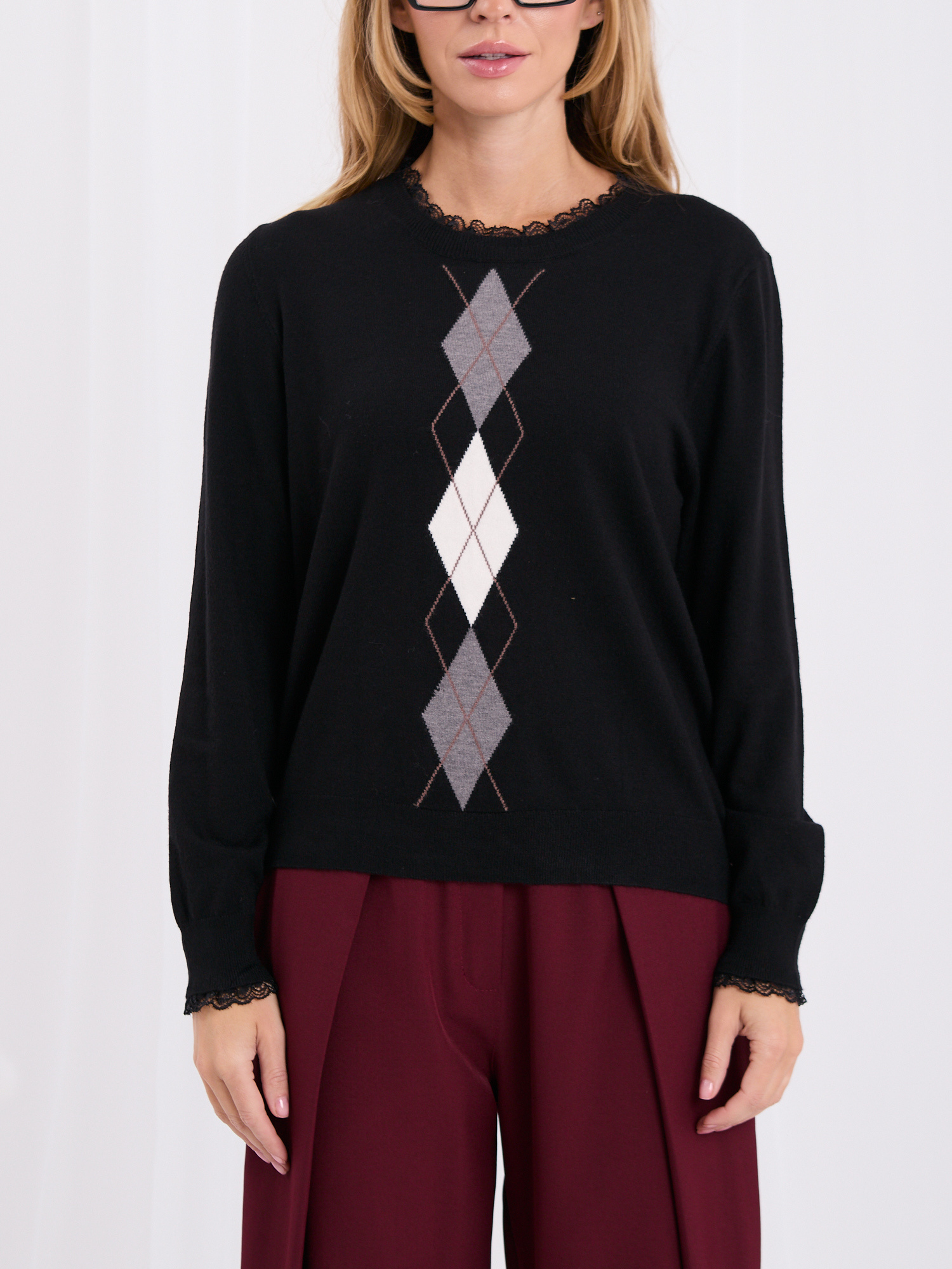 Czarny damski sweter w romby