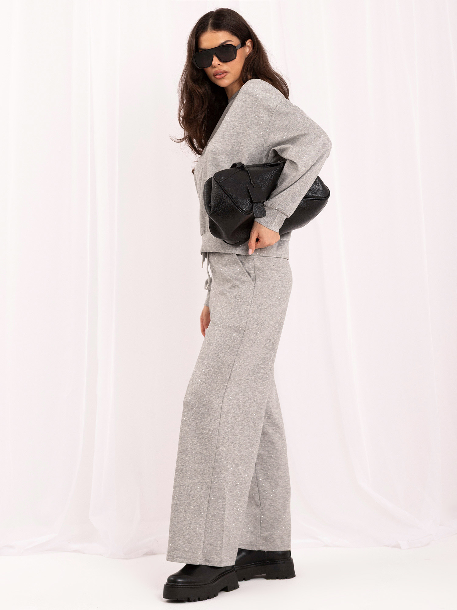 Szary damski dres w dżety ze spodniami wide leg