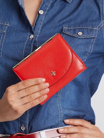 Mały elegancki portfel czerwony