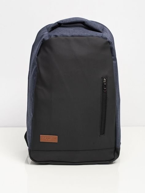 Granatowy plecak na laptopa